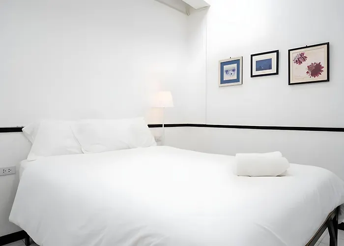 Go Wat Trai Mit - Mrt Hua Lamphong Apartment *