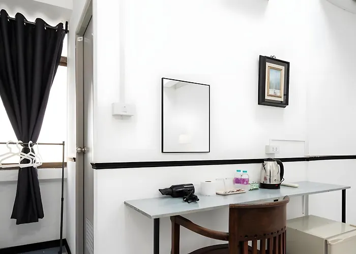 Go Wat Trai Mit - Mrt Hua Lamphong Apartment