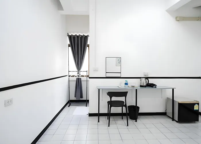 Go Wat Trai Mit - Mrt Hua Lamphong Apartment *
