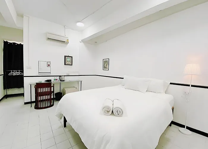 Go Wat Trai Mit - Mrt Hua Lamphong Apartment *