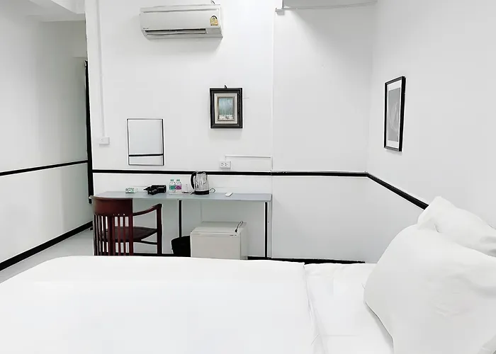 Go Wat Trai Mit - Mrt Hua Lamphong Apartment *